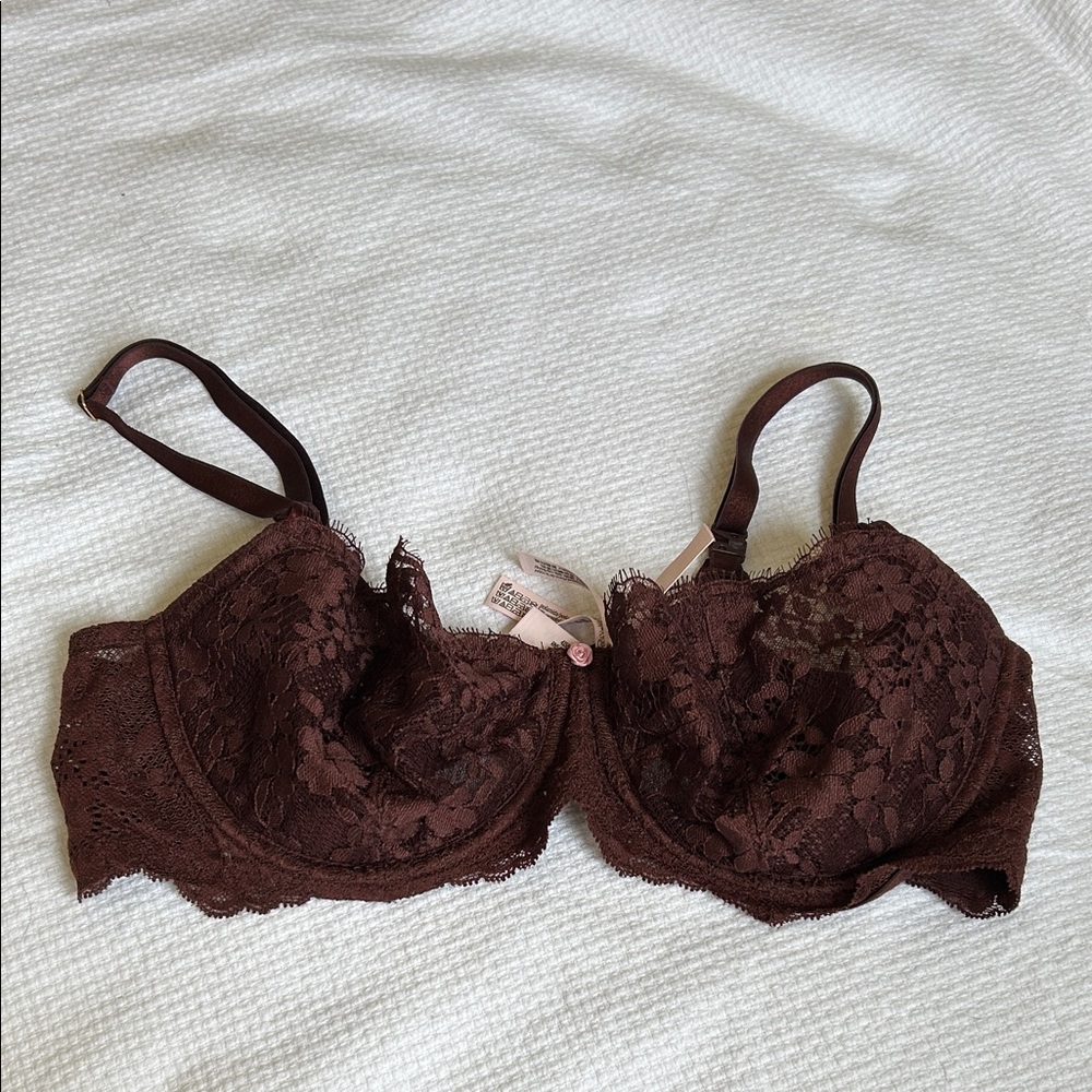 Victoria’s Secret Lace Underwire Bra in Deep Brown